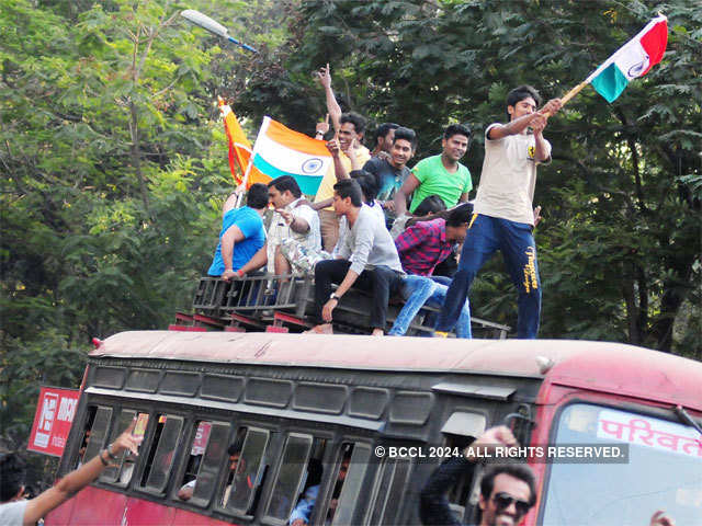 Fans in Pune