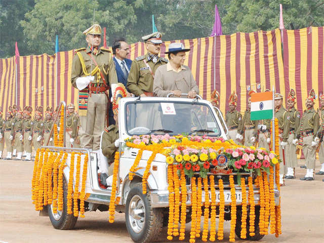 Suresh Prabhu receives the guard of honour for Railway Protection Force