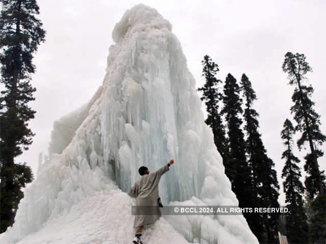 Mountains of snow form in Gulmarg