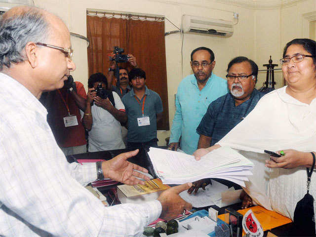 Dola Sen files nomination for Rajya Sabha