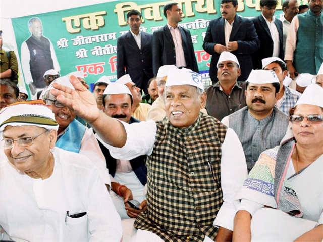 Manjhi protests in Patna