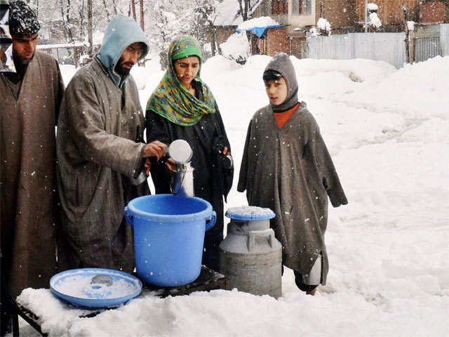 Fresh snowfall in Kashmir