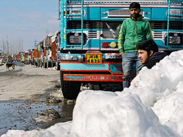 Trucks stranded on Jammu-Srinagar National Highway