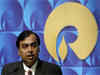 Govt asks Reliance to sell gas to Essar, Ispat