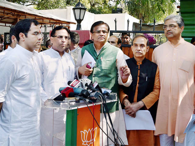 Haryana Finance Minister along with Jat leaders