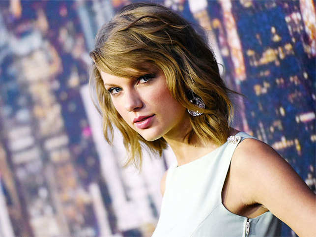 Taylor Swift Scores Big At Iheartradio Awards The Economic