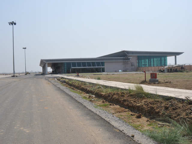 650 acre airport