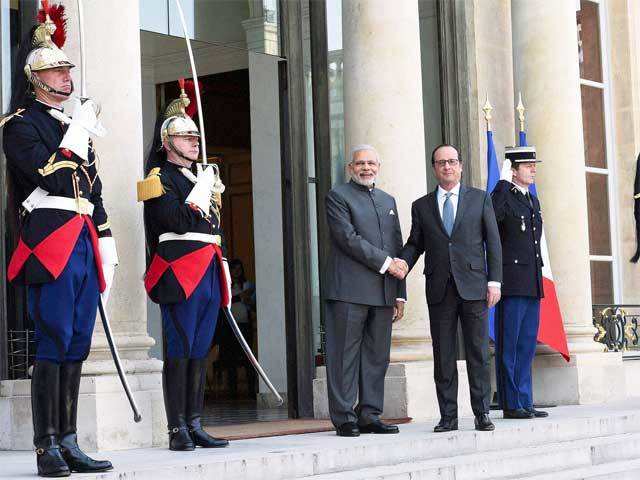 PM Modi & Francois Hollande before a meeting