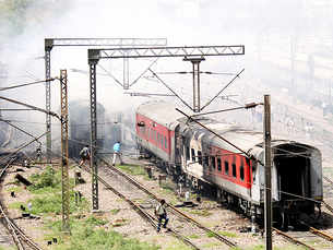 6 coaches of 2 Rajdhani trains gutted in Delhi rail yard fire