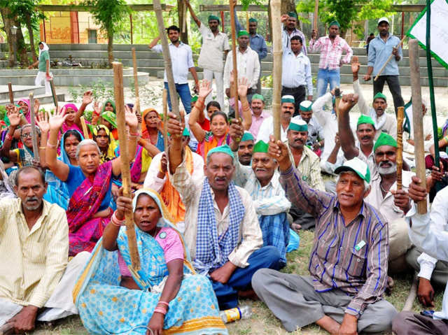 Farmers protest in Allahabad