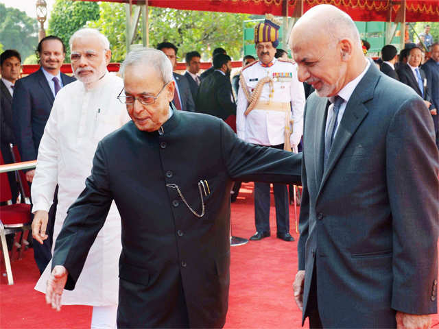 Pranab Mukherjee receives his Afghan counterpart