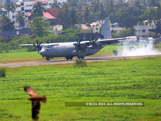 Hercules C130J lands on tiny runway