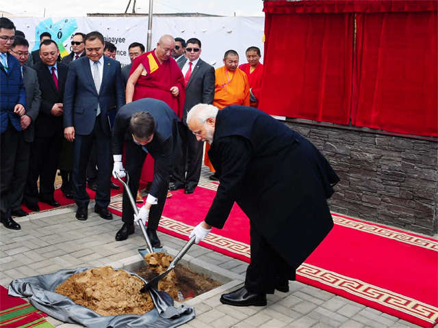 PM Modi with his Mongolian counterpart