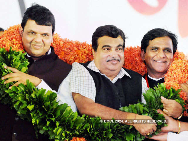 Nitin Gadkari with Maharashtra Chief Minister Devendra Fadnavis and State party chief Raosaheb Danve