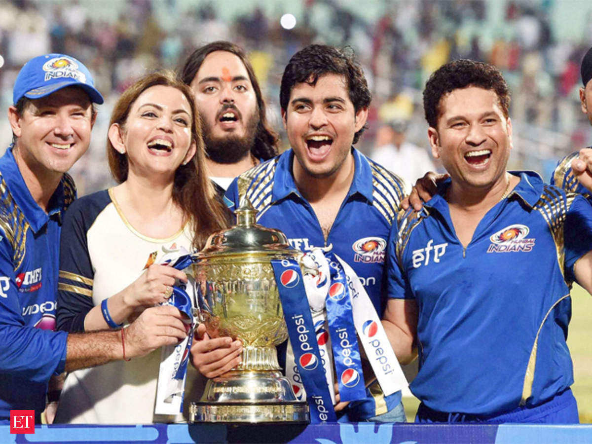 Mumbai Indians win IPL 2015 with 41-run 