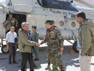 Defence Minister Manohar Parrikar visits J&K; reviews security situation along LoC