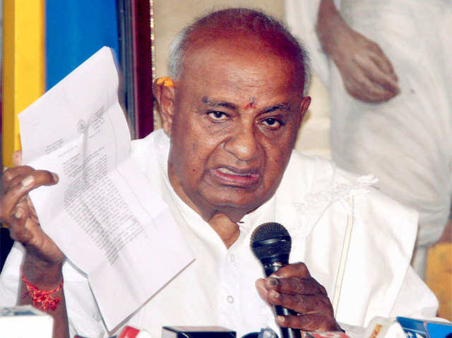 HD Devegowda addressing a press conference