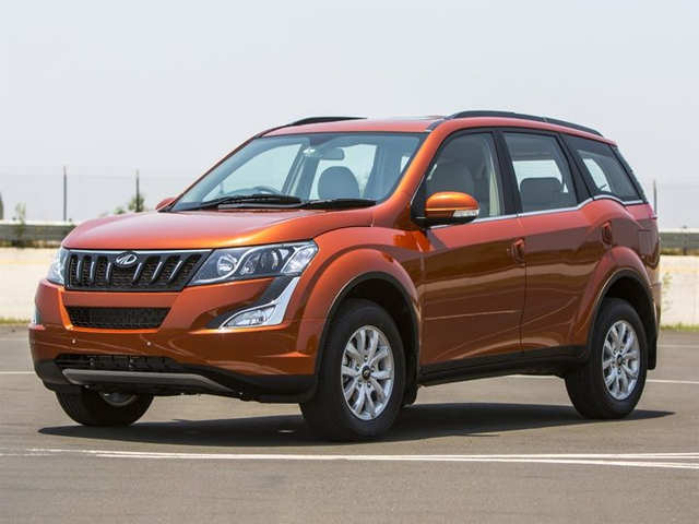 Icy Blue Backlit Colour New Age Mahindra Xuv500 Test Drive Review The Economic Times