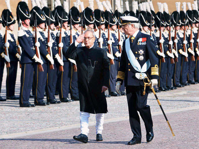 Pranab Mukherjee during the Guard of Honour