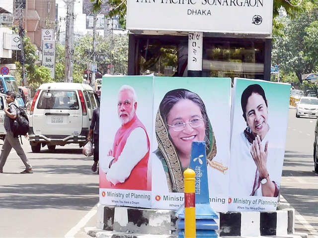 Posters welcoming Indian leaders