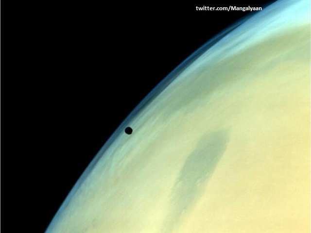 MOM captures Phobos