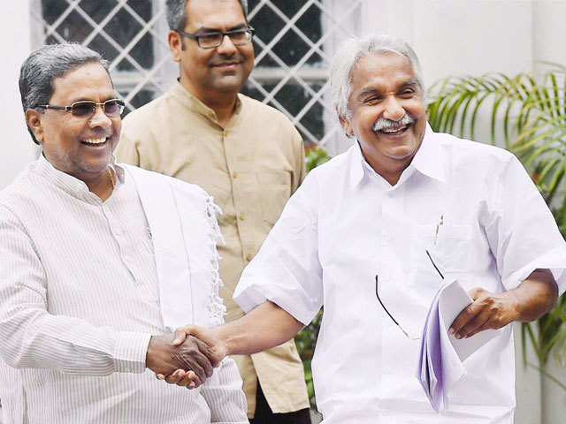 Karnataka CM Siddharamaiah greets Kerala CM Chandy