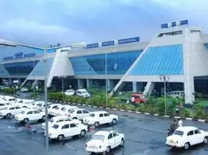 An ugly fight broke out at the Kozhikode airport late Wednesday leading to the death of a CISF official and diversion of all flights. An ugly fight broke out at the Kozhikode airport late Wednesday leading to the death of a CISF official and diversion of all flights.