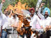 Cong workers protest in Delhi demanding Sushma's resignation