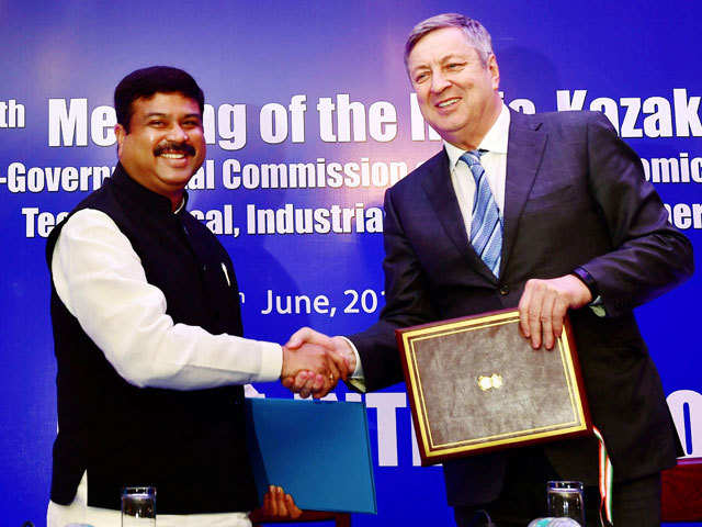 Dharmendra Pradhan with Vladimir Shkolnik