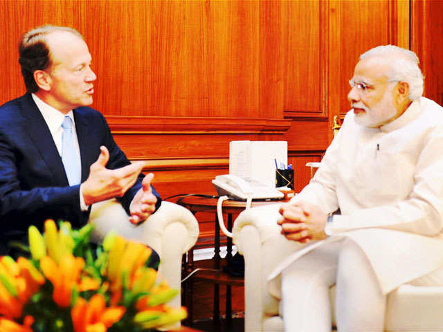 Narendra Modi meets John Chambers