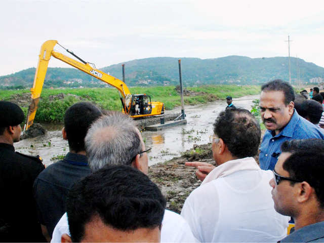 Tarun Gogoi inaugurates flood mitigation machinery