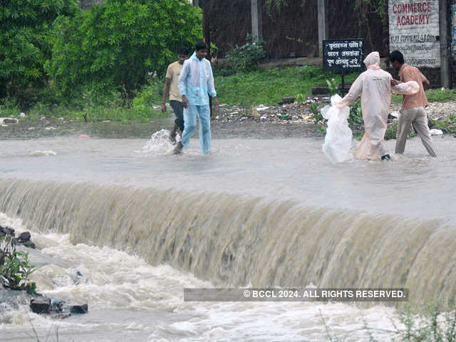 Heavy rainfall lashes Nagpur