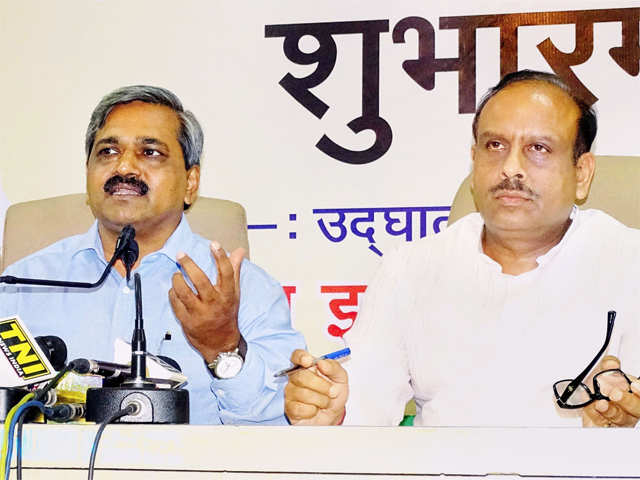 Satish Upadhyay and Vijender Gupta address media