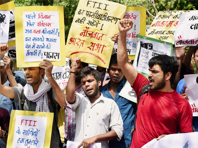 Protest against Gajendra Chauhan's appointment