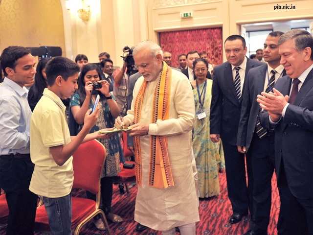 Prime Minister Narendra Modi meets the Indologists