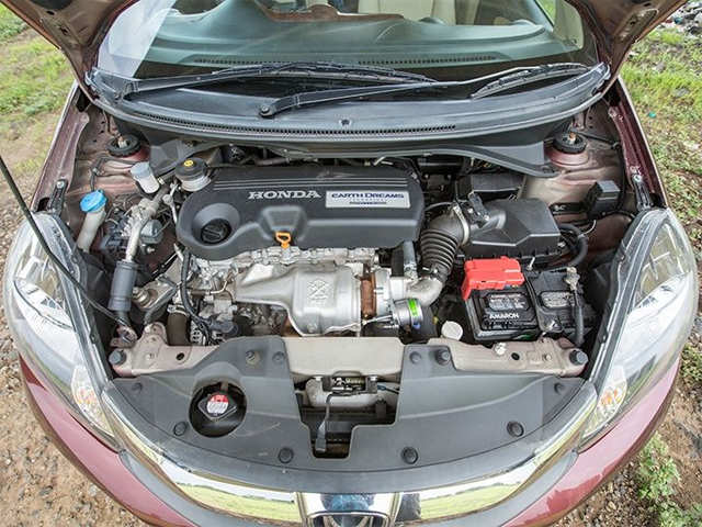 Honda Mobilio's engine