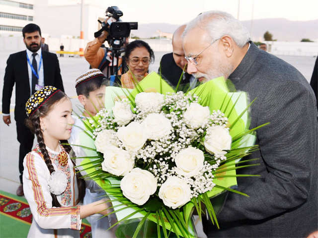 PM Modi welcomed by kids in Turkmenistan