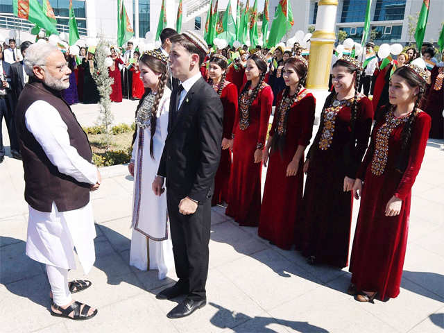 Turkmenistan students speaks in hindi