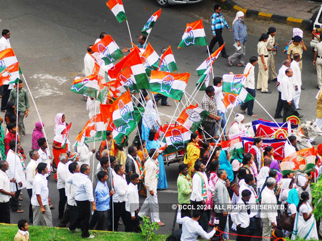 Congress committee massive agitation for farmers loan-waiver in Nagpur