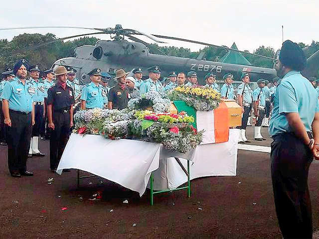 Air Force & Army personnel paying tribute