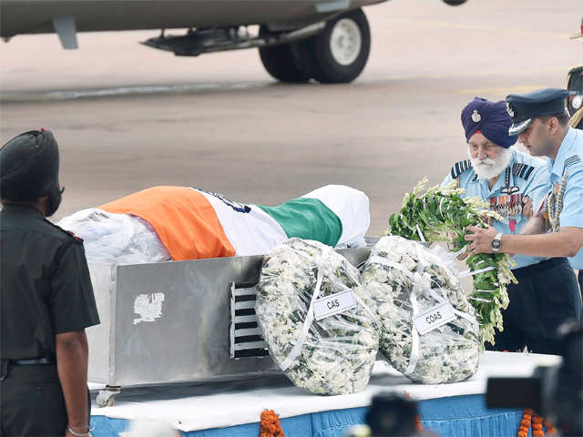 Arjan Singh paying his last respect to Dr Kalam
