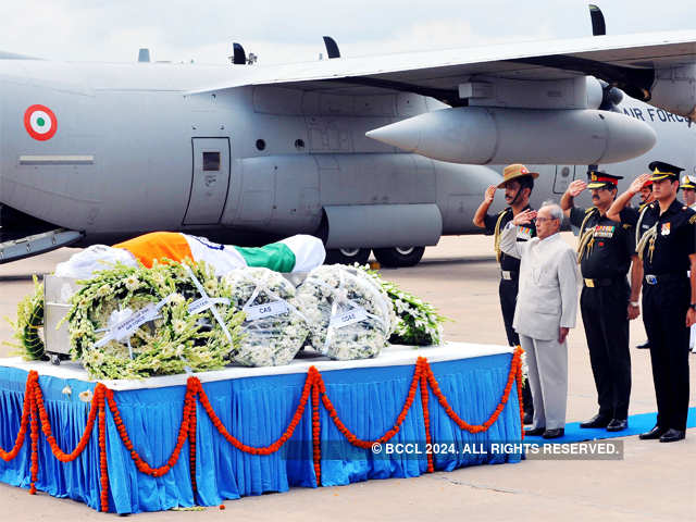 Indian President paying homage to Late Dr. Kalam