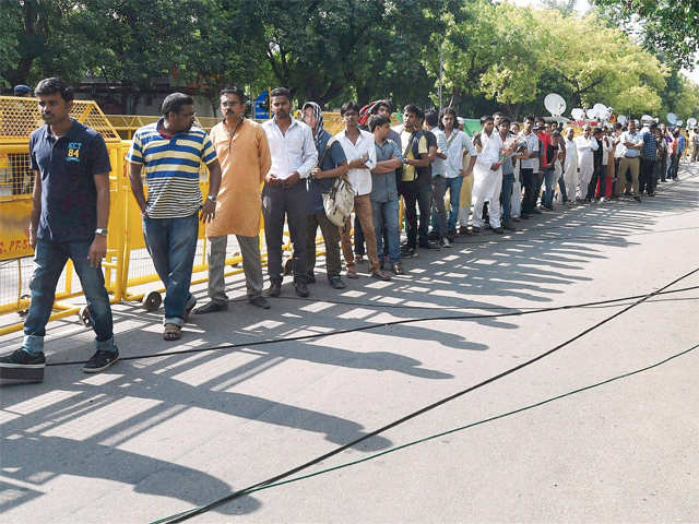 People line up to pay their last respects to Dr Kalam
