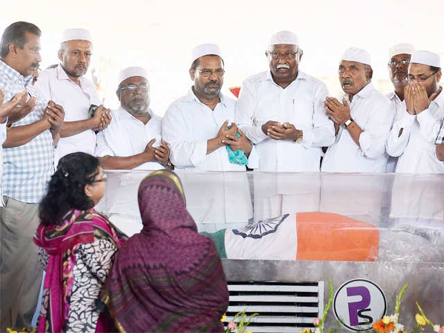 Muslims paying homage to Dr Kalam
