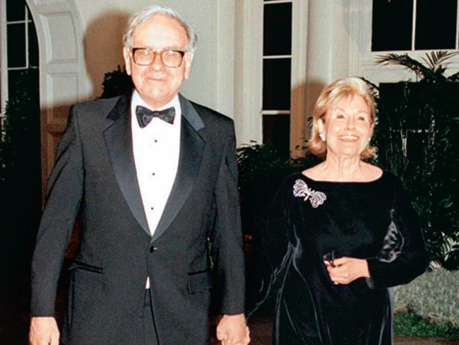 How Warren Buffett s Family Secretly Funded A Birth Control Revolution 