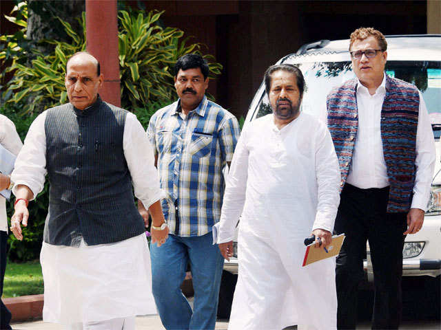 Rajnath Singh with TMC members