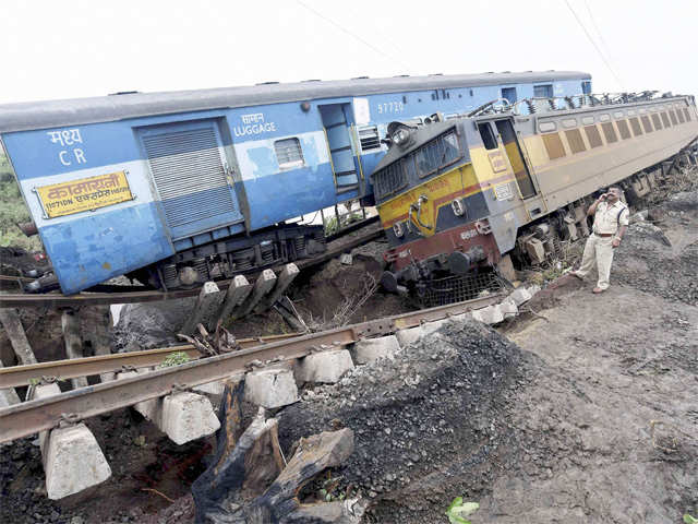 Wreckage of Kamayani Express & Janata Express