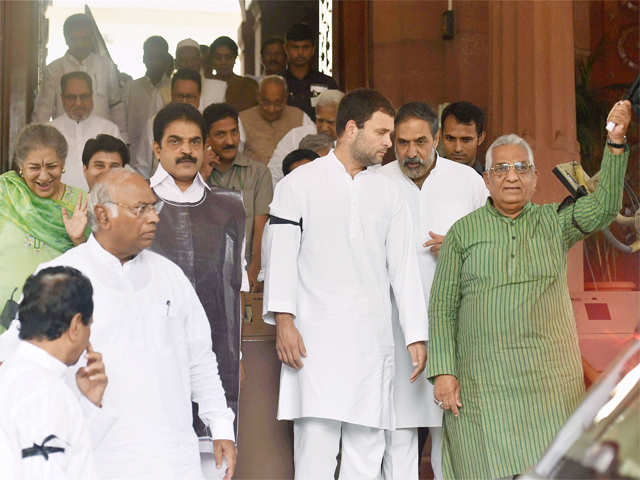 Congress protest at parliament