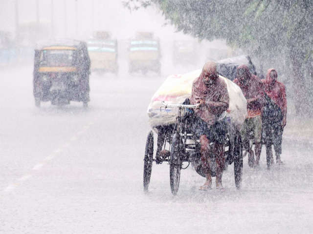 Heavy shower in Patna