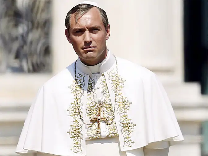 first-look-of-jude-law-as-the-young-pope-unveiled-the-economic-times